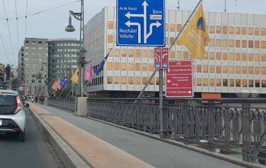 857 panneaux de signalisation directionnels vélo ont été installés dans l’agglomération Lausanne-Morges  (photo : Canton de Vaud – DGMR) 