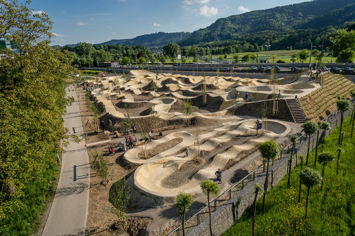 Der städtische Bikepark Zürich ist ein Komplettangebot für alle Altersklassen und Könnerstufen (Foto: Alex Buschor)