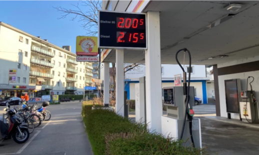 Compte tenu du prix élevé des carburants, les voitures écologiques et une conduite économique sont encore plus rentables (Photo : Anette Michel, ATE) 