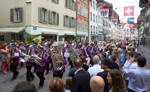Dal 2025 ad Aarau dovranno essere attuate misure di gestione della mobilità per gli eventi pubblici con almeno 500 persone (Foto: Città di Aarau)